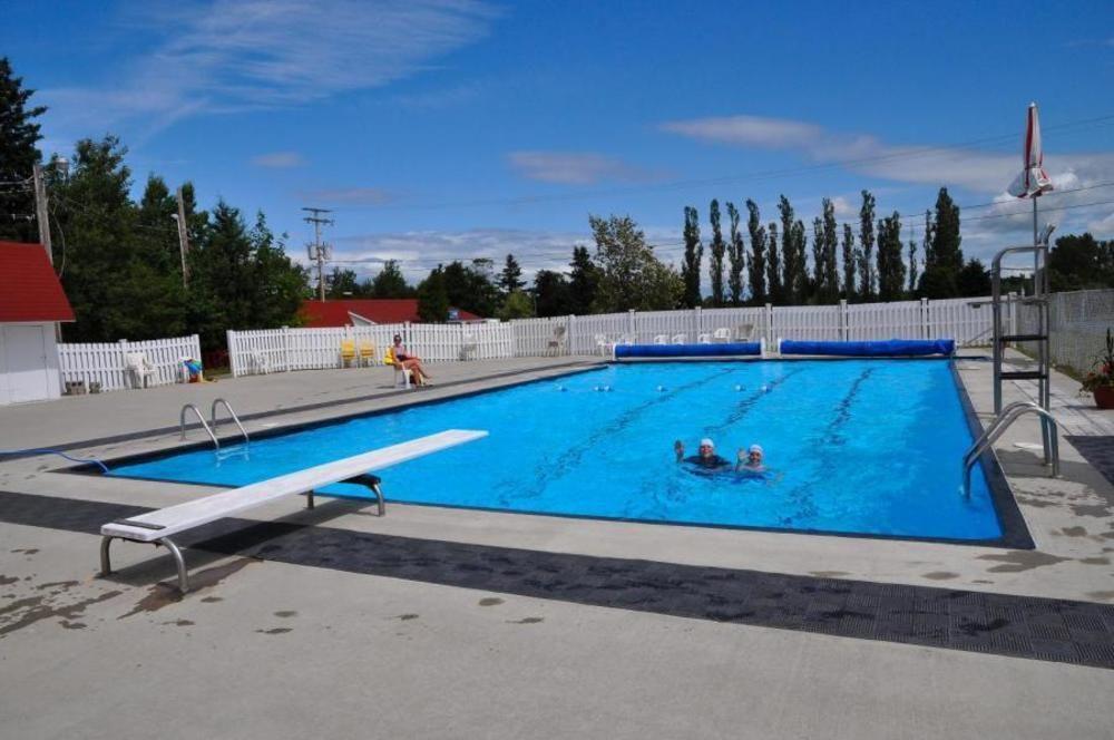 Готель Camping & Chalets De La Demi-Lieue Сен-Жан-Пор-Жолі Екстер'єр фото