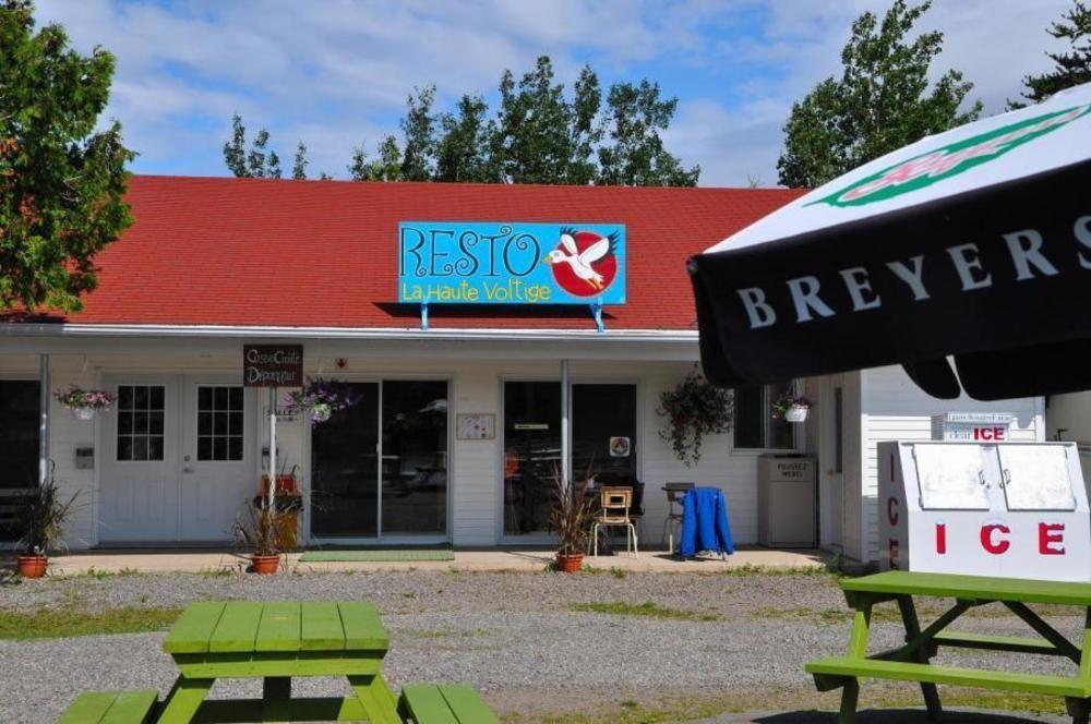 Готель Camping & Chalets De La Demi-Lieue Сен-Жан-Пор-Жолі Екстер'єр фото